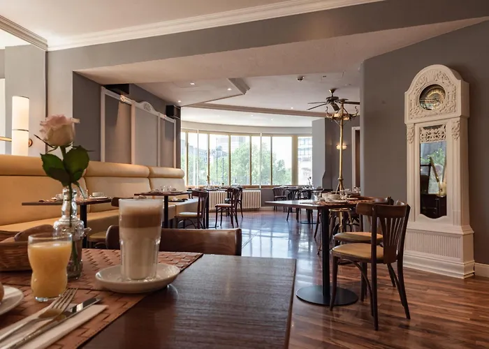 AZIMUT KurfuerstendammSporthotels